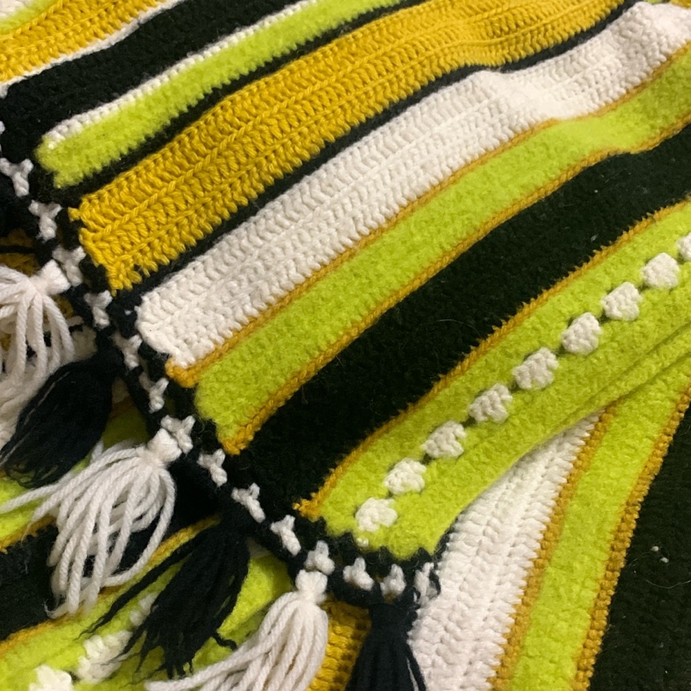 Vintage And AMAZING!! Handmade crochet throw yellow Chartreuse and black throw
